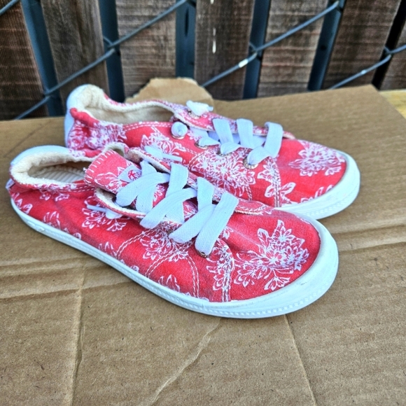 Roxy Red White Floral Casual Lace Sneakers Shoes Size 3 - Picture 2 of 16
